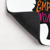 女性に力を与える力を与える マウスパッド (コーナー)