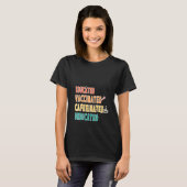 女性のおもしろいナース教育カフェインの予防接種 Tシャツ (正面フル)