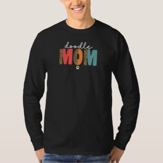 女性のためのゴールドゥードルママ レオパード柄デザイン Tシャツ