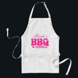 女性のためのパーソナル化可能なBBQエプロン スタンダードエプロン<br><div class="desc">かわいいパーソナルBBQエプロン女性のためのエプロンあなたの名前BBQとグリル。名前でパーソナライズ可能。誕生日や母の日のかわいいギフトアイディア。ママを祖母のシェフ誇りを持ったに作る。</div>