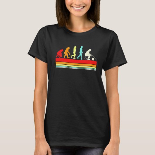 女性のためのレトロなアイスフィッシングの進化 Tシャツ (正面)