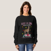 女性のためのGreyhound犬Teeのための女性だけの女の子 スウェットシャツ (正面フル)