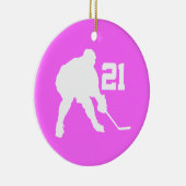 女性のアイスホッケープレーヤーの第21ギフトのオーナメント セラミックオーナメント (右)
