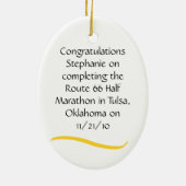 女性のイエロー・ゴールドの半分のマラソン選手のオーナメント セラミックオーナメント (裏面)