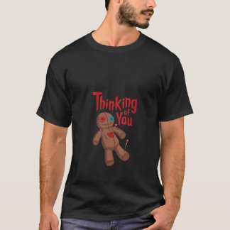女性のウィッカ ウィッカン 魔術 ブードゥー人形 思案 Tシャツ
