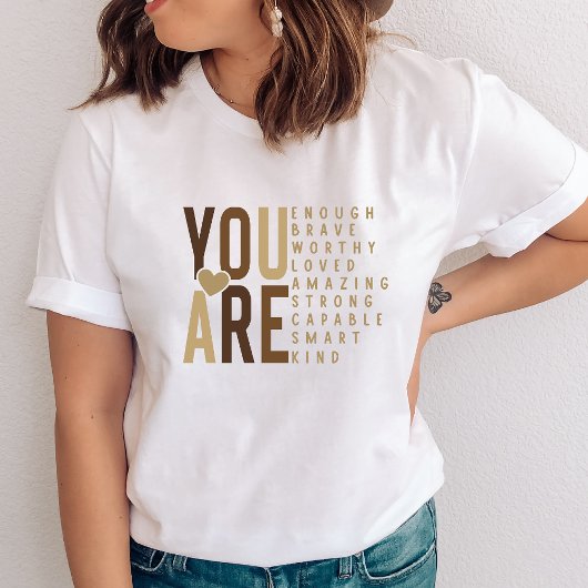 女性のエンパワーメントを促すインスピレーション トライブレンドTシャツ