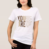 女性のエンパワーメントを促すインスピレーション トライブレンドTシャツ (正面)