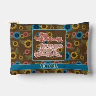 女性のエンパワーメントレトロ60sおよび70sフローラブルー アクセサリーポーチ