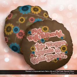 女性のエンパワーメントレトロ60sおよび70sフローラ ラウンドクッション