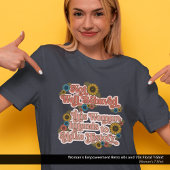 女性のエンパワーメントレトロ60sおよび70sフローラ tシャツ