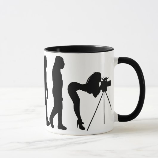 女性のカメラマンの進化のマグ マグカップ (右)