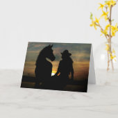 女性のカーボーイおよび馬のハッピーバースデーカード カード (黄色い花)