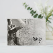 女性のカーボーイとひまわり国結婚式RSVPカード 出欠カード (スタンド正面)