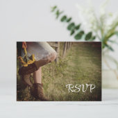 女性のカーボーイとサンフラワーズウェスタンウェディングRSVPカード 出欠カード (スタンド正面)