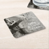 女性のカーボーイとヒマワリの国の結婚式 スクエアペーパーコースター (アングル)