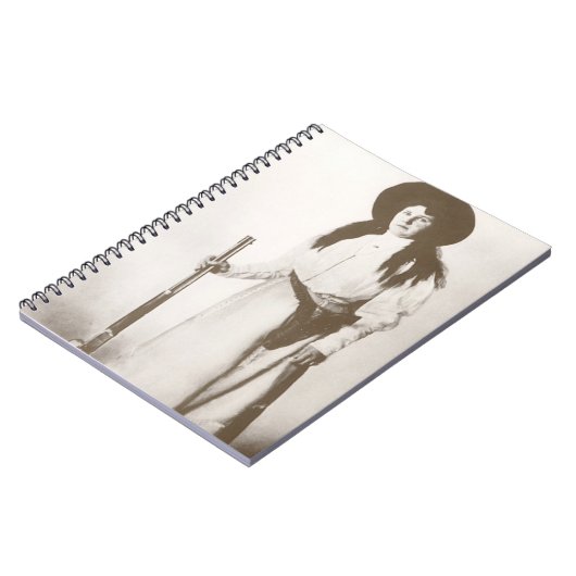 女性のカーボーイの写真ポートレートライフルを持つ， c1910 ノートブック (左側)