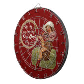 女性のカーボーイは大きいブーツ置きました ダーツボード (正面右)