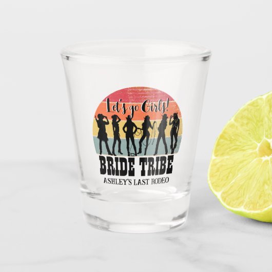 女性のカーボーイは女の子のヴィンテージ素朴な週末を行遠くにく ショットグラス (正面)