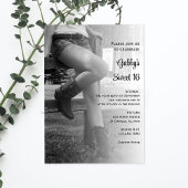 女性のカーボーイアンドフェンスバーンパーティースウィート16誕生日 招待状