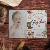 女性のカーボーイガール初のRodeoフォト誕生日写真 招待状