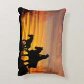 女性のカーボーイサンセット乗馬アクセントピロー アクセントクッション (裏面(縦))