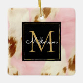 女性のカーボーイピンククリームブラウンコウィド金ゴールドモノグラム セラミックオーナメント (正面)