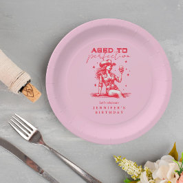 女性のカーボーイピンク熟年から完璧な誕生日パーティー ペーパープレート