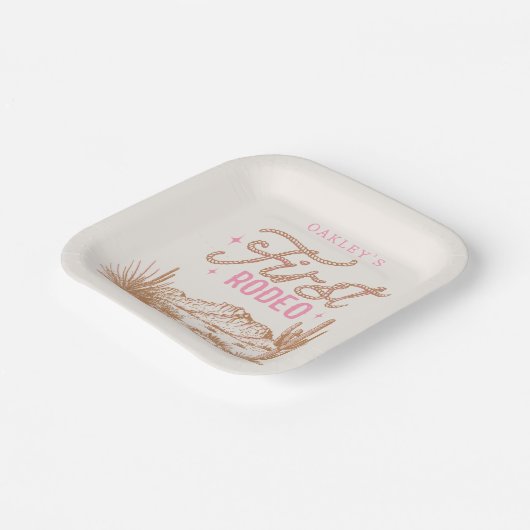 女性のカーボーイファーストロデオ誕生日プレート ペーパープレート (傾斜あり)