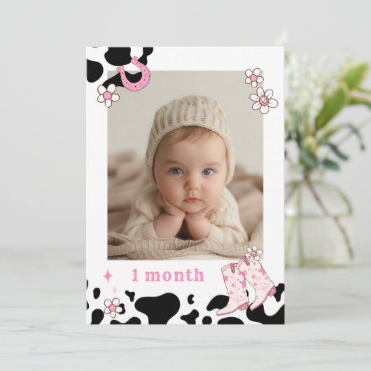 女性のカーボーイファーストRodeo写真の毎月のバナーカード 招待状 (スタンド正面)