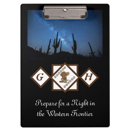 女性のカーボーイブーツとカウボーイハットモノグラムフォト クリップボード (正面)