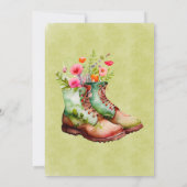 女性のカーボーイブーツとワイルドフラワーブライダルシャワー 招待状 (裏面)