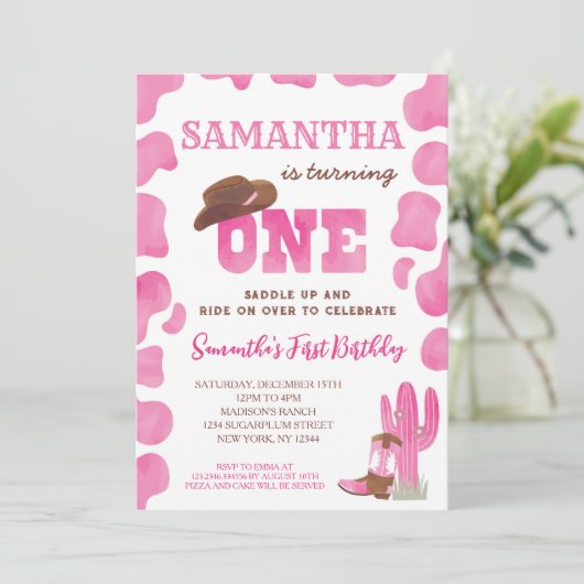 女性のカーボーイロデオホットピンクファースト誕生日招待状 招待状 (スタンド正面)