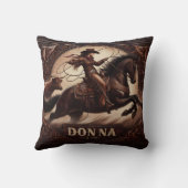 女性のカーボーイローピングテクニックアットロデオイベント クッション (裏面)