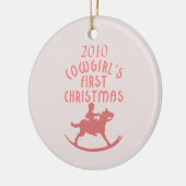 女性のカーボーイ初めてのクリスマス セラミックオーナメント (左)