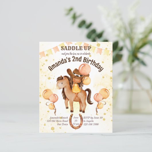 女性のカーボーイ誕生日の予算の招待を一時停止 (スタンド正面)