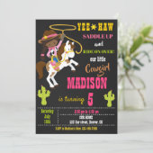女性のカーボーイ誕生日の招待ワイルドウエストロデオパーティー 招待状 (スタンド正面)