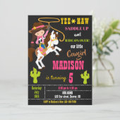 女性のカーボーイ誕生日の招待ワイルドウエストロデオパーティー 招待状 (スタンド正面)