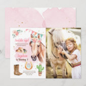 女性のカーボーイ誕生日招待状ガールホースピンクウォーター色 招待状 (正面/裏面)