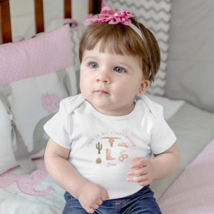 女性のカーボーイ1st誕生日パーティーファーストロデオ トドラーTシャツ