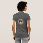 女性のクラシックなChevyのトラック Tシャツ (裏面フル)