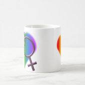 女性のゲイプライドのコップの虹愛マグ モーフィングマグカップ (中央)