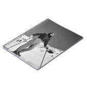 女性のスキーヤー ノートブック (左側)