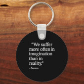 女性のセネカ引用文はイマジネーションStoic Phで苦しむ キーホルダー (正面)