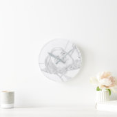 女性のデイドリームスケッチ ラウンド壁時計 (ホーム)