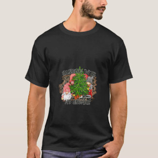 女性のノームと過ごすサンタクロース クリスマスのグノーム Tシャツ