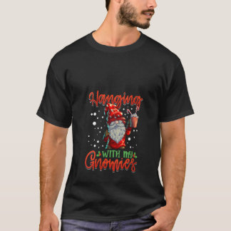 女性のノーム仲間と過ごすクリスマス Tシャツ