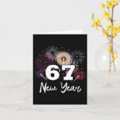 女性のハッピー2026年新年パーティー67ミームVネック カード (黄色い花)