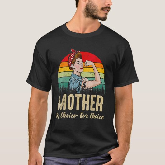 女性のパワーを選ぶフェミニストの母親 Tシャツ (正面)