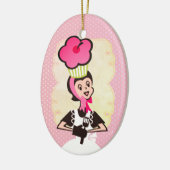 女性のパン屋の巨大なカップケーキのクリスマスのオーナメント セラミックオーナメント (左)