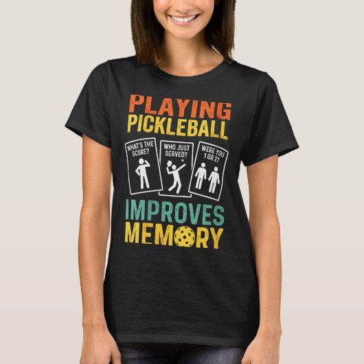 女性のピックルボールプレイで記憶力が向上する面白い Tシャツ (正面)